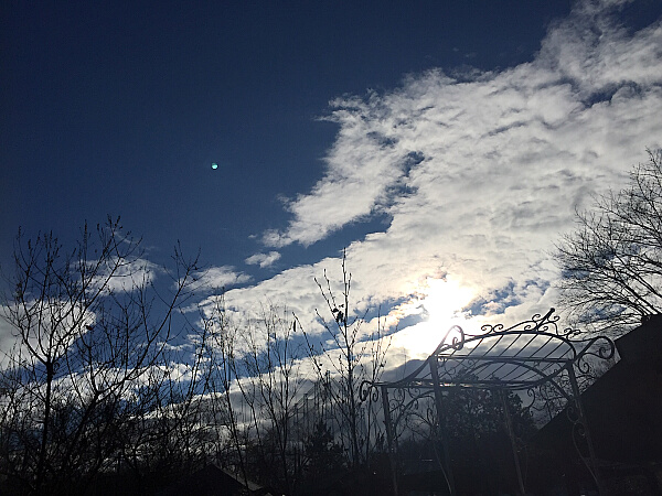 雲と月の写真